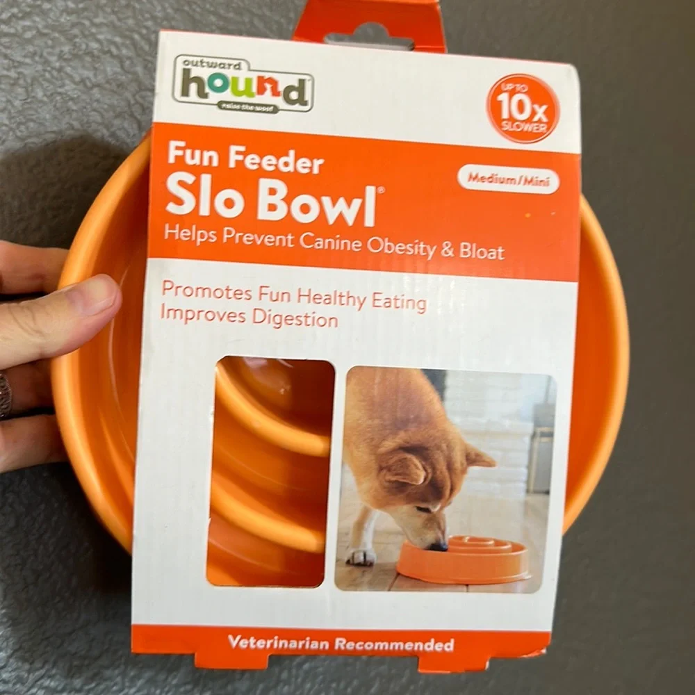 NWT Slow Feeder cool Orange color